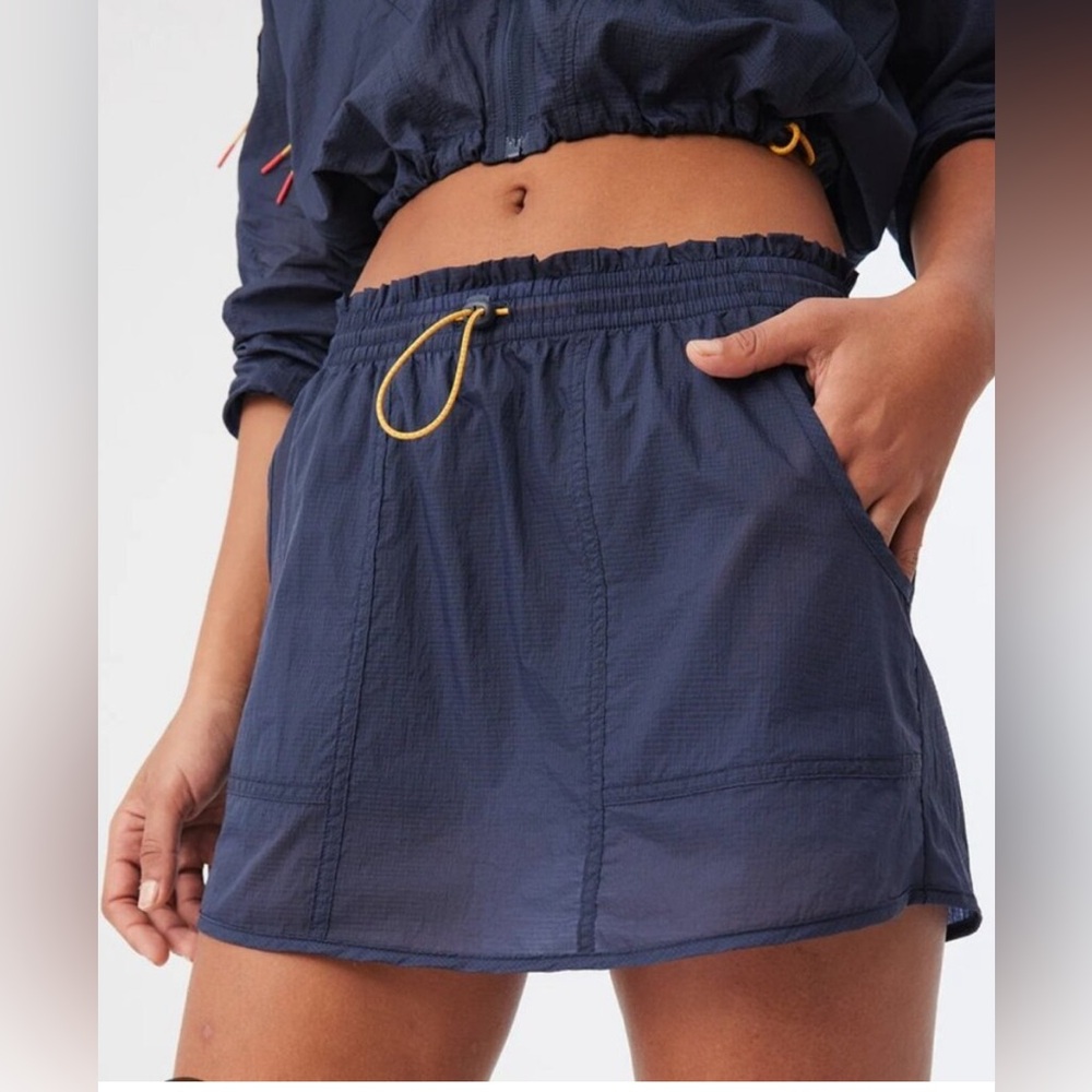 Outdoor Voices Women's Blue Windbreaker Tennis Skorts Adjustable Waist Size S